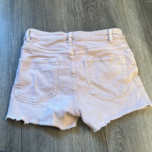 H&M girls 3 button pink shorts. Size: 12/13Y - Picture 2 of 6